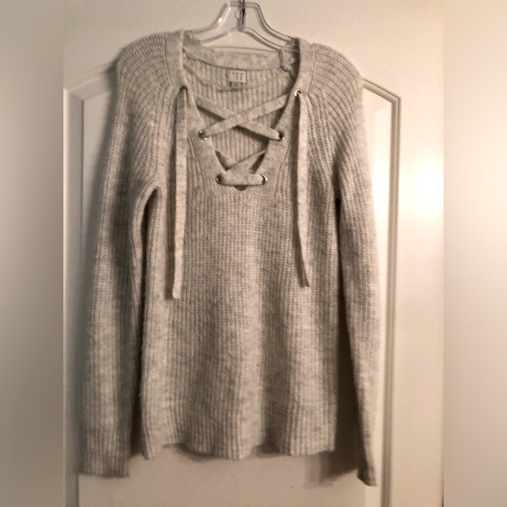 A New Day Knot Cable Loose Knit Sweater - Criss Cross V Neckline Size Small